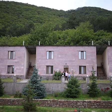 Yeghevnut Hotel Goris Exterior photo