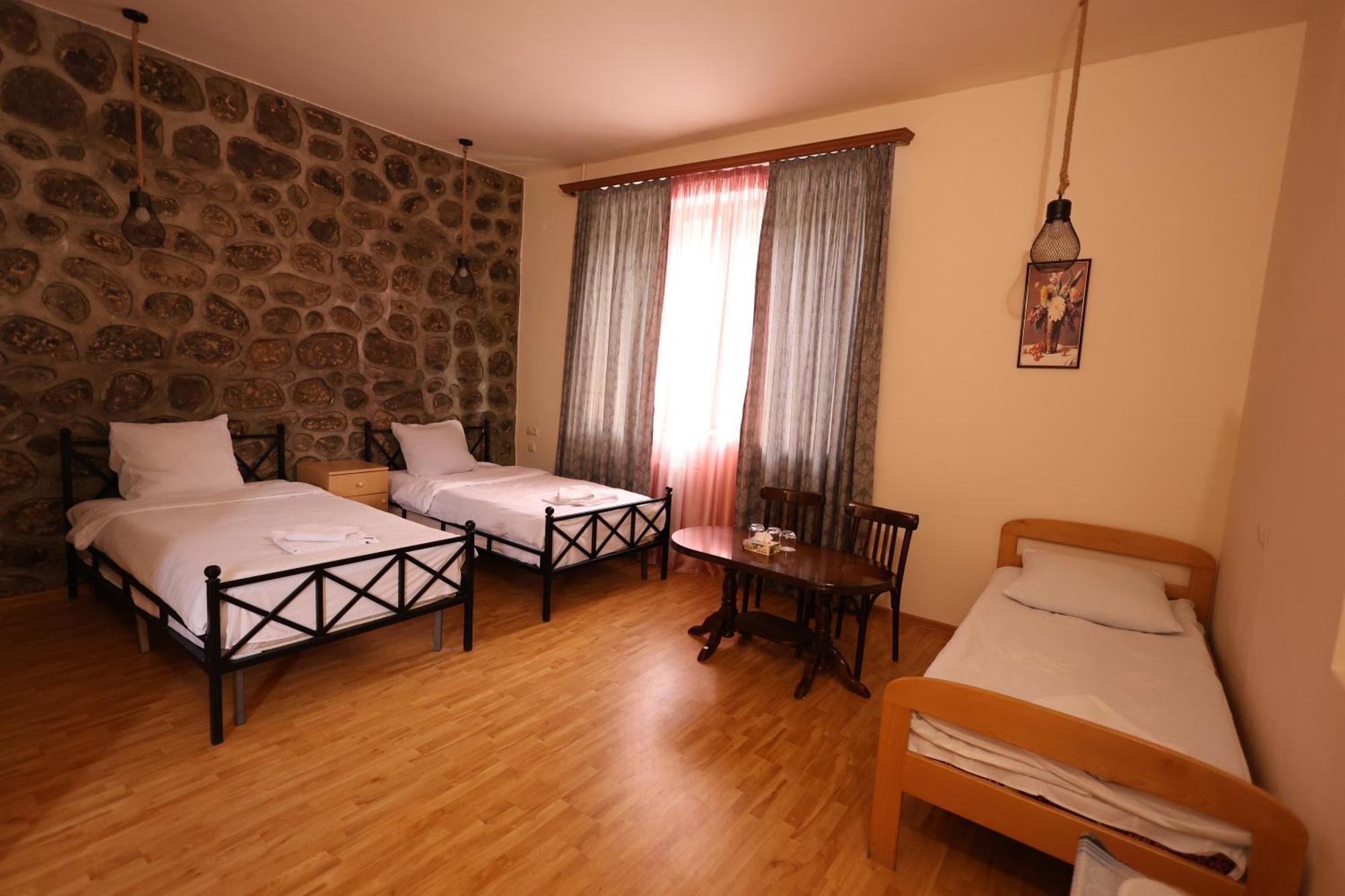 Yeghevnut Hotel Goris Exterior photo