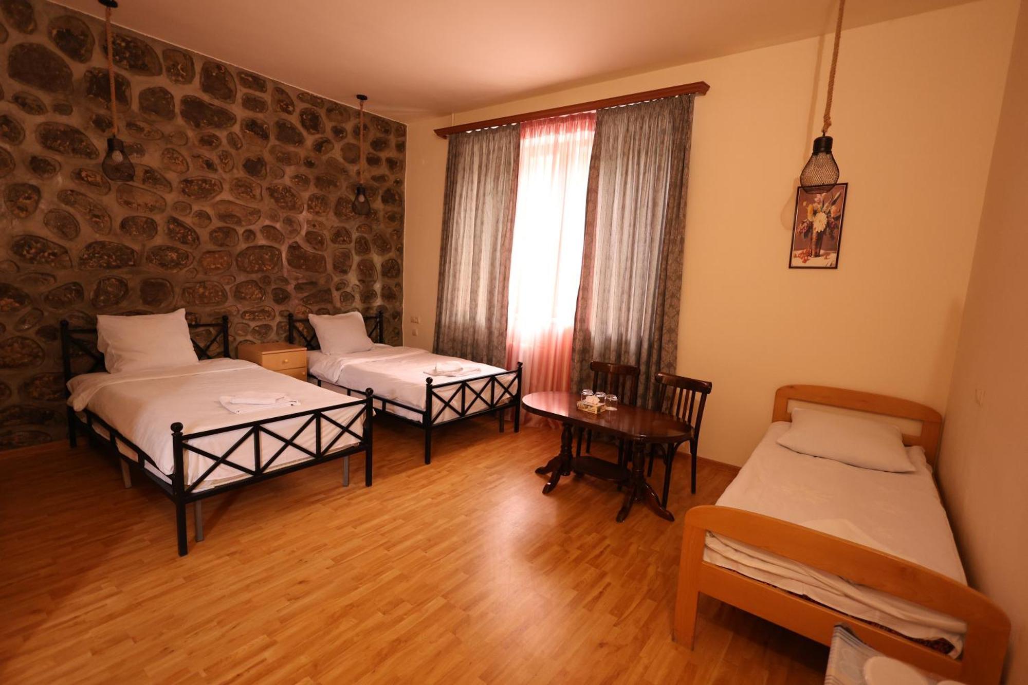 Yeghevnut Hotel Goris Exterior photo